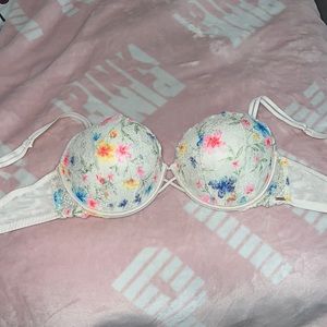 Flower print laced bra